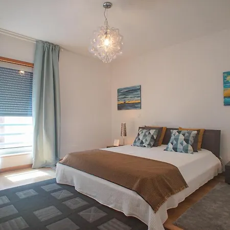 Oriente River View W/ Balcony&garage リスボン